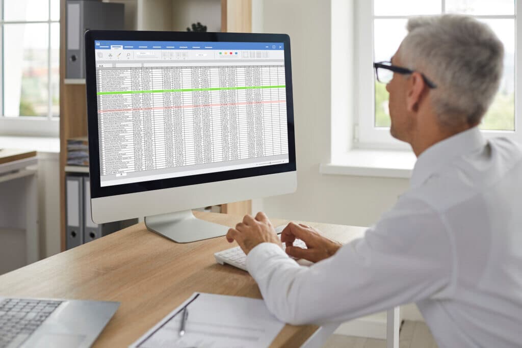 Profissional entendendo google sheets como usar