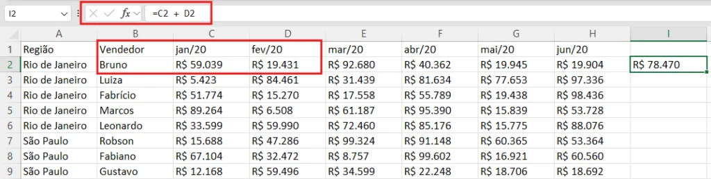 célula com a fórmula =C2+D2 sendo digitada, com as células C2 e D2 destacadas em cores diferentes