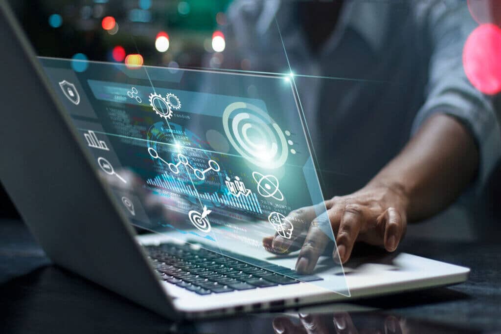 Profissional programando python para mercado financeiro