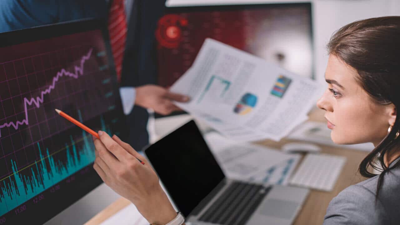 Como se tornar um analista de dados: guia para iniciar na carreira