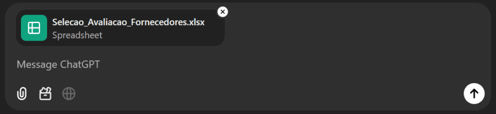 Área de envio de mensagens do ChatGPT com uma planilha .xlsx carregada.