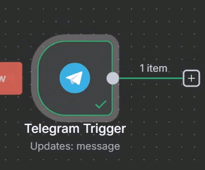 Tela do n8n com o nó de recebimento de mensagem contornado pela cor verde indicando sucesso no recebimento da mensagem enviada ao bot do Telegram