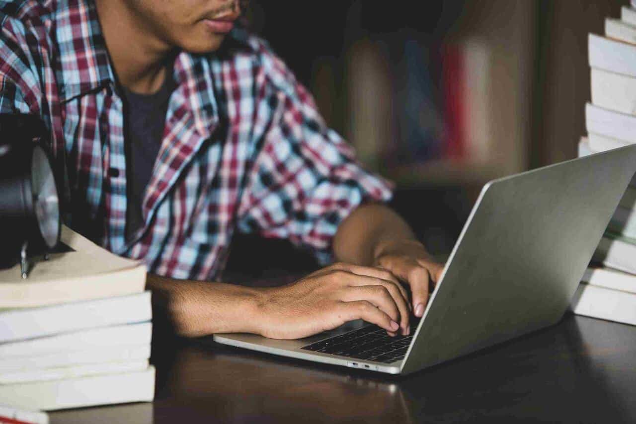 IA para estudos: como usar inteligência artificial para aprender melhor