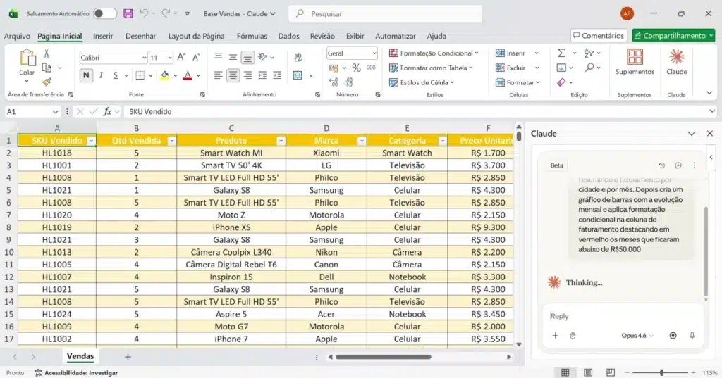 Claude no Excel com o painel lateral analisando uma planilha